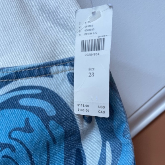 Anthropologie NWT Sz 28 Pilcro Devon 100 % cotton denim blue wave shorts; cute! - Picture 4 of 11